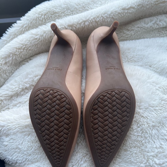 COLE HAAN heels 👠 - Picture 3 of 8